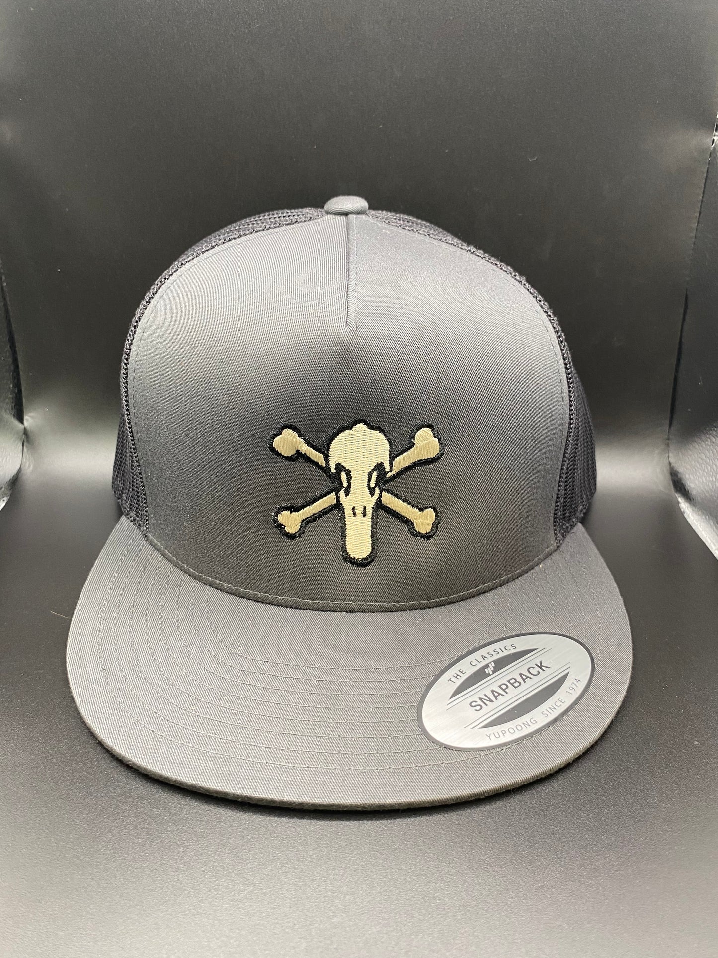 Gray/Black Flatbill