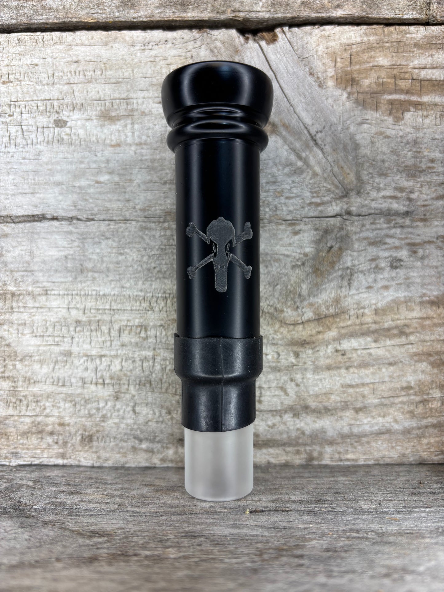 ACRYLIC 3” SHORTY KEYHOLE CUTDOWN Black/Clear